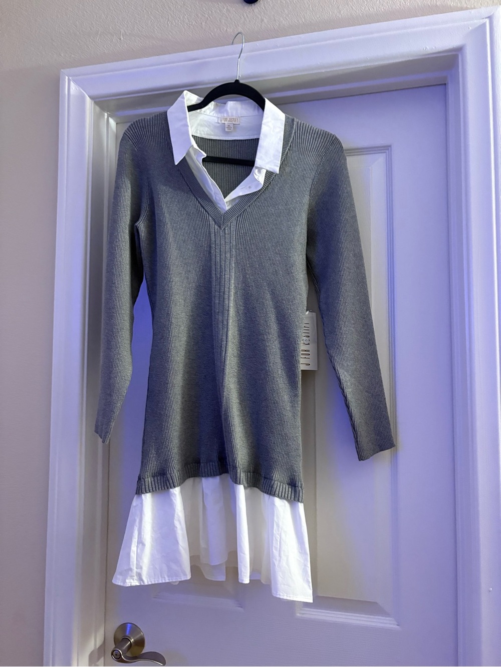 J for Justify Gray V-Neck Layered Sweater with White Shirt Hem